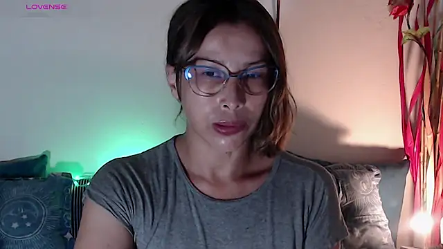 velvet lips01 online show from March 23, 8:26 pm