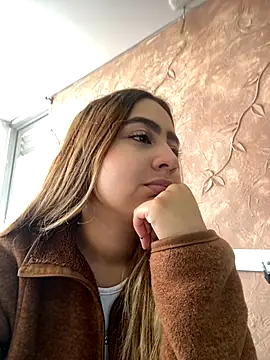 Miabonnett  online show from October 9, 12:31 pm