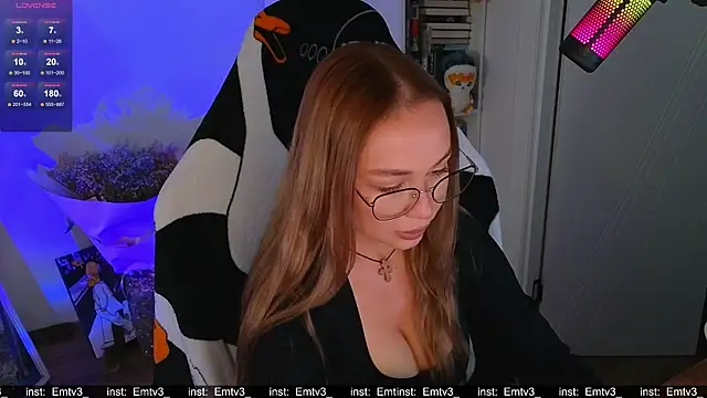 Emili1- online show from November 21, 8:49 am