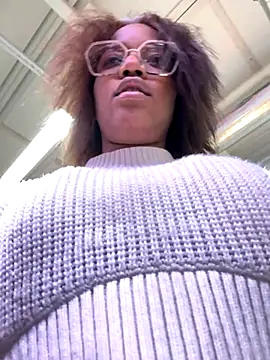 Black Dolll online show from November 4, 4:45 pm