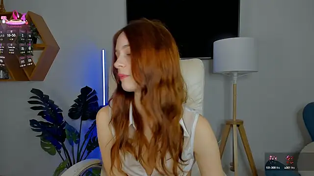 Snapshot of Viola__moon chatting on October 14, 12:52 pm Viola moon online show from October 14, 12:52 pm