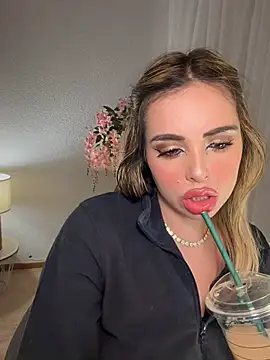 Alirawrz online show from January 31, 7:23 pm