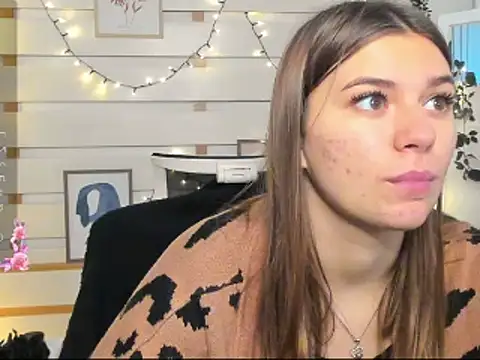 Josephine Kiss online show from December 5, 2:07 pm