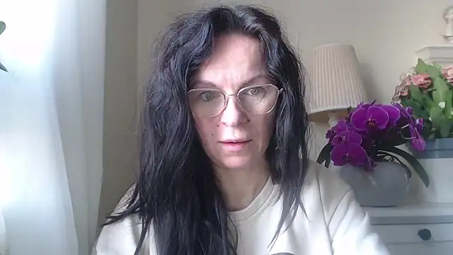 HelenLuxx online show from October 29, 7:12 am