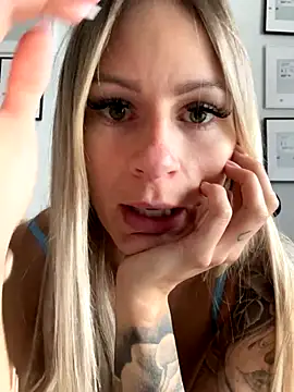 X JamieLove X online show from October 12, 10:17 am