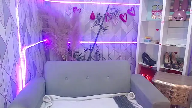 Snapshot of charlottemoonxz chatting on September 17, 6:50 pm charlottemoonxz online show from September 17, 6:50 pm