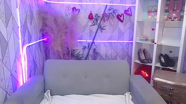 Snapshot of charlottemoonxz chatting on September 11, 6:41 pm charlottemoonxz online show from September 11, 6:41 pm