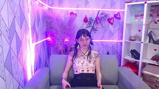 Snapshot of charlottemoonxz chatting on October 3, 8:03 pm charlottemoonxz online show from October 3, 8:03 pm