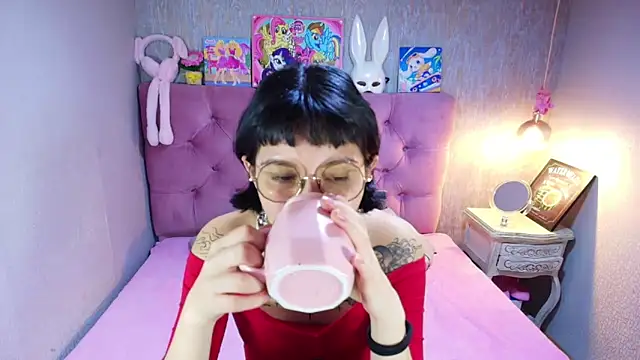 charlottemoonxz online show from March 4, 7:09 pm