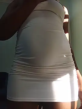 julietunderwoood online show from June 16, 2:29 pm