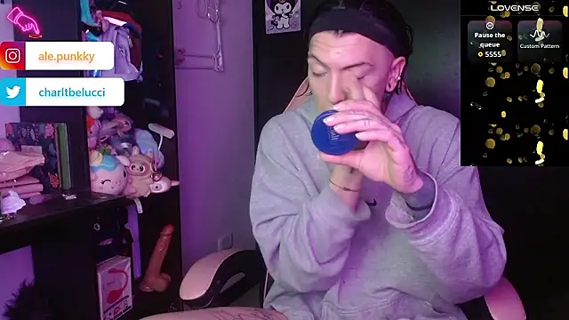 charlotbelucci  online show from January 16, 8:21 am