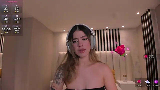 ViolettHansson online show from October 29, 7:05 pm