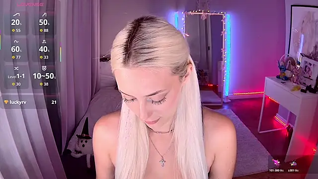 LoryWood online show from November 22, 3:26 pm