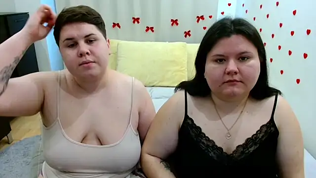 BeckyAndHellen online show from October 25, 11:40 am