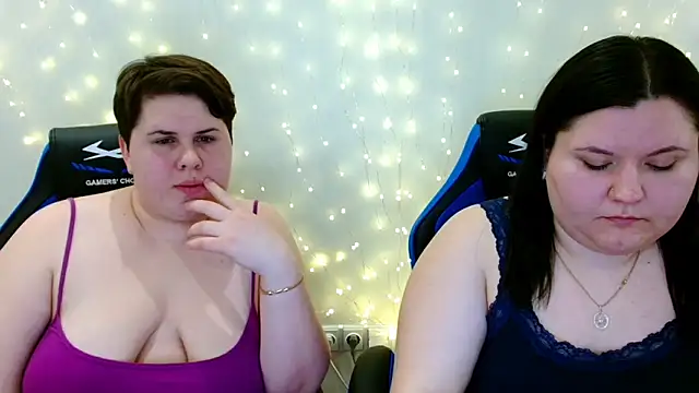 BeckyAndHellen online show from January 31, 9:35 pm