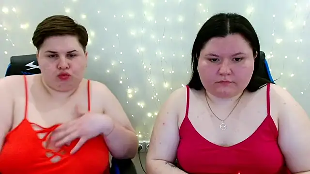 BeckyAndHellen online show from May 9, 7:27 pm
