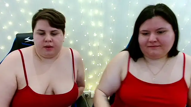 BeckyAndHellen online show from February 3, 12:10 pm