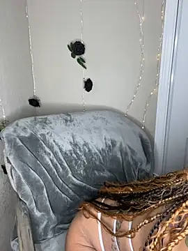 Shuggabutt online show from September 11, 7:09 am