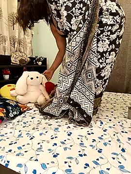 Snapshot of Divya_girl chatting on September 13, 5:54 pm Divya girl online show from September 13, 5:54 pm