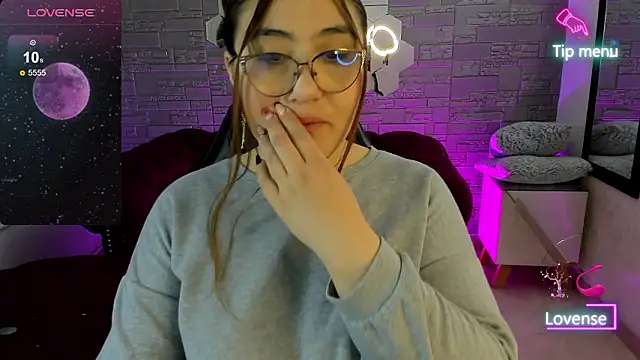 conniejames m online show from February 4, 1:47 pm