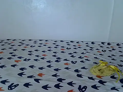 laetitia  online show from February 13, 9:27 pm