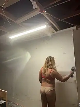 allissonw13 online show from January 18, 8:10 am