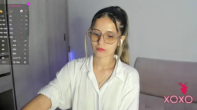 Lilacutte  online show from September 29, 8:30 am