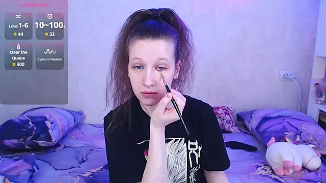 ur kitty   online show from March 10, 5:00 am