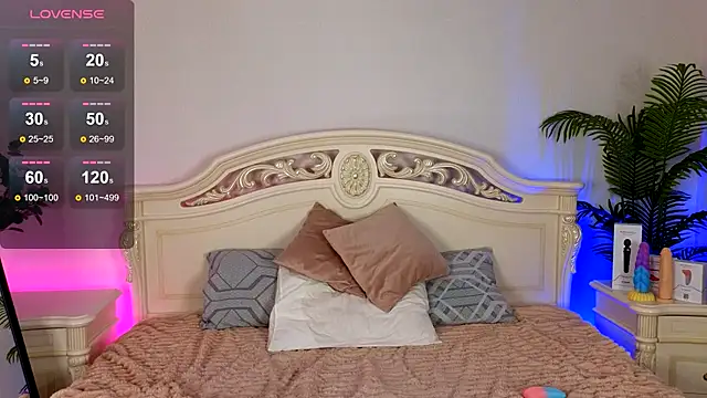 ur kitty   online show from October 1, 3:28 pm