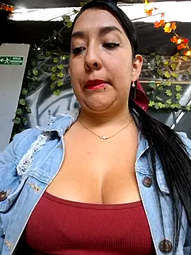 Bella keny online show from December 1, 5:59 pm