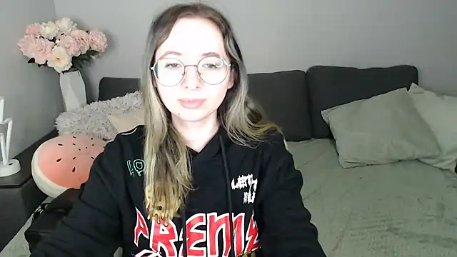 Mini Diva online show from October 4, 8:09 am