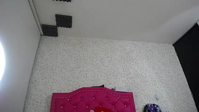 luly pink online show from October 21, 4:05 am