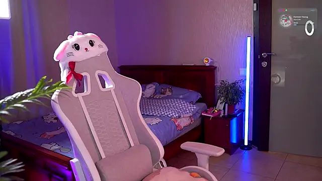 Kamila icee online show from February 4, 10:13 pm