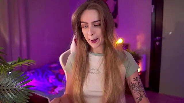 Kamila icee online show from February 15, 8:30 pm