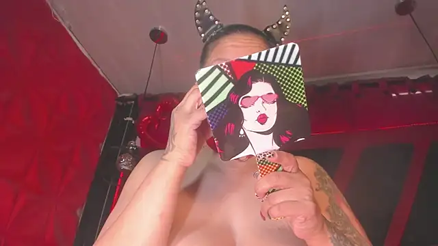 Taylor-hardcore online show from November 24, 1:35 pm