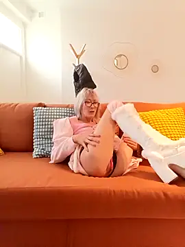 Timide girl2 online show from September 10, 2:17 pm