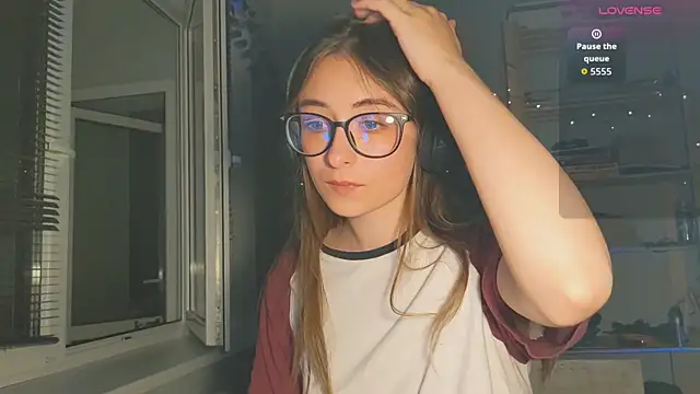 monlight  dana online show from September 21, 7:01 pm