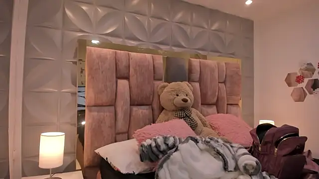 Charlotte Ice1 online show from March 12, 3:58 pm