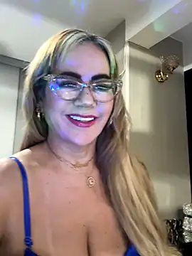 Snapshot of LARIANA_RIVERA23 chatting on September 18, 1:04 am LARIANA RIVERA23 online show from September 18, 1:04 am