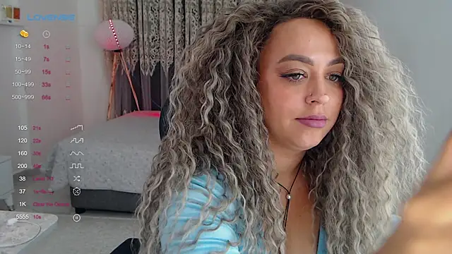 Snapshot of _Just_a_queen_3 chatting on October 15, 1:14 pm Just a queen 3 online show from October 15, 1:14 pm