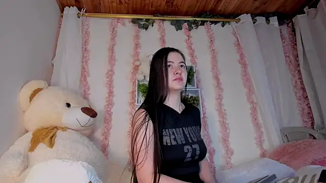 Idara and Edahi01 online show from September 28, 2:11 pm