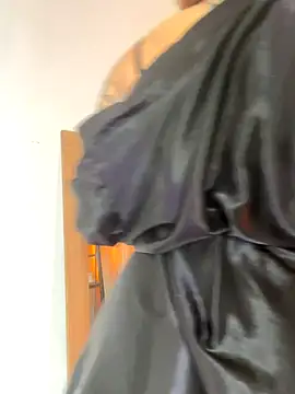 ValenGray online show from October 25, 1:08 pm