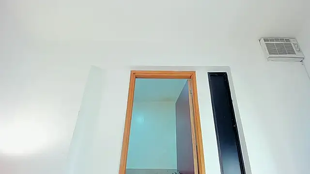 Nicole Paradise online show from October 28, 2:45 pm