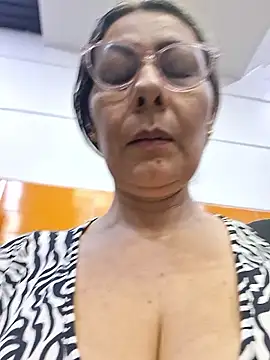 Mia-funny20 online show from December 2, 11:07 pm