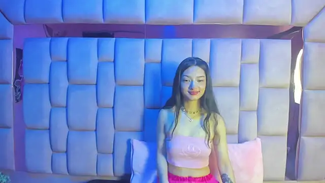 Aurora 18 online show from November 12, 2:37 pm