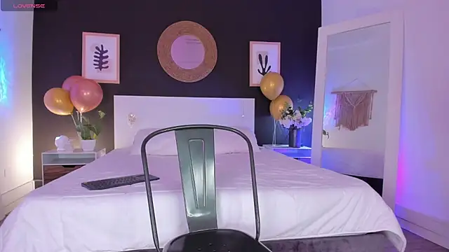 VioletPaket online show from June 1, 12:07 pm