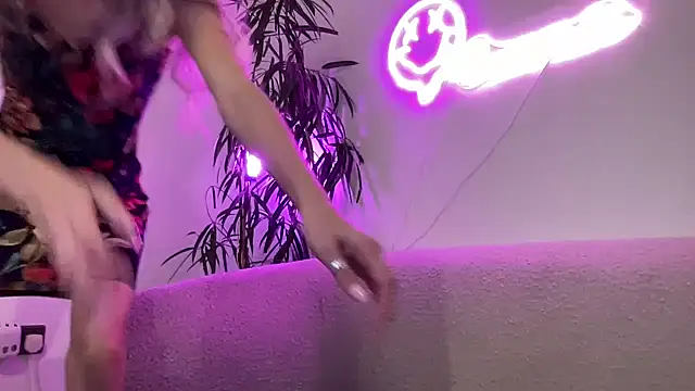 Summer444 online show from October 7, 1:37 pm