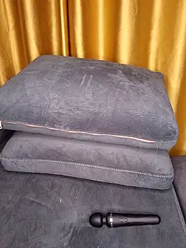 Lucyy1 online show from March 31, 9:48 pm