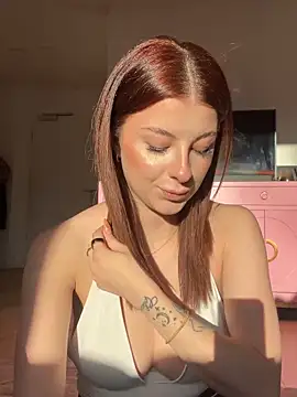 Mia-Minou online show from March 30, 4:28 pm