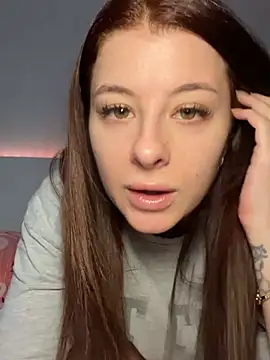 Mia-Minou online show from March 15, 9:55 am